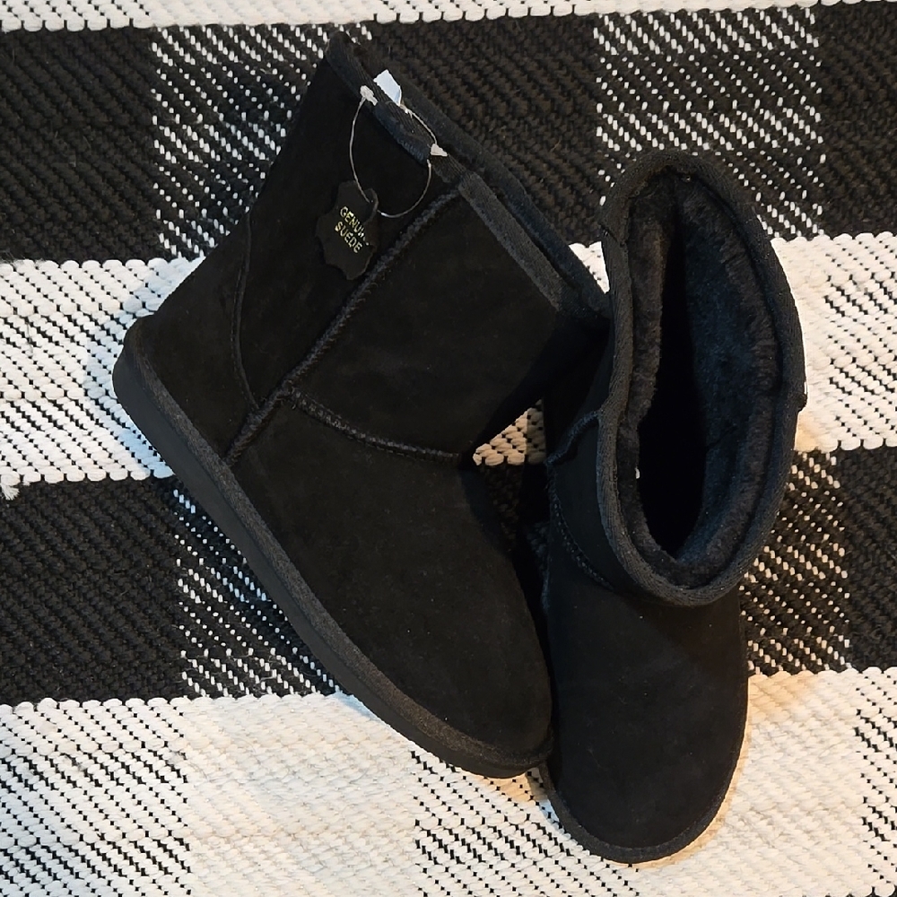Minnetonka short suede boots